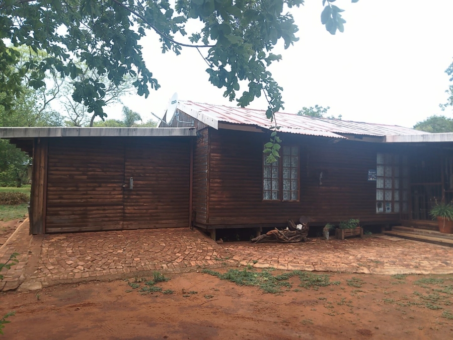 6 Bedroom Property for Sale in Hartbeespoort Rural North West